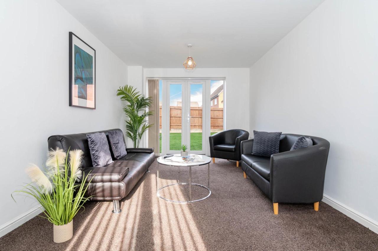 Haus 3 Bedroom House L 6 Guests L Off-street Parking L Garden L Rated L Detatched Apartment *