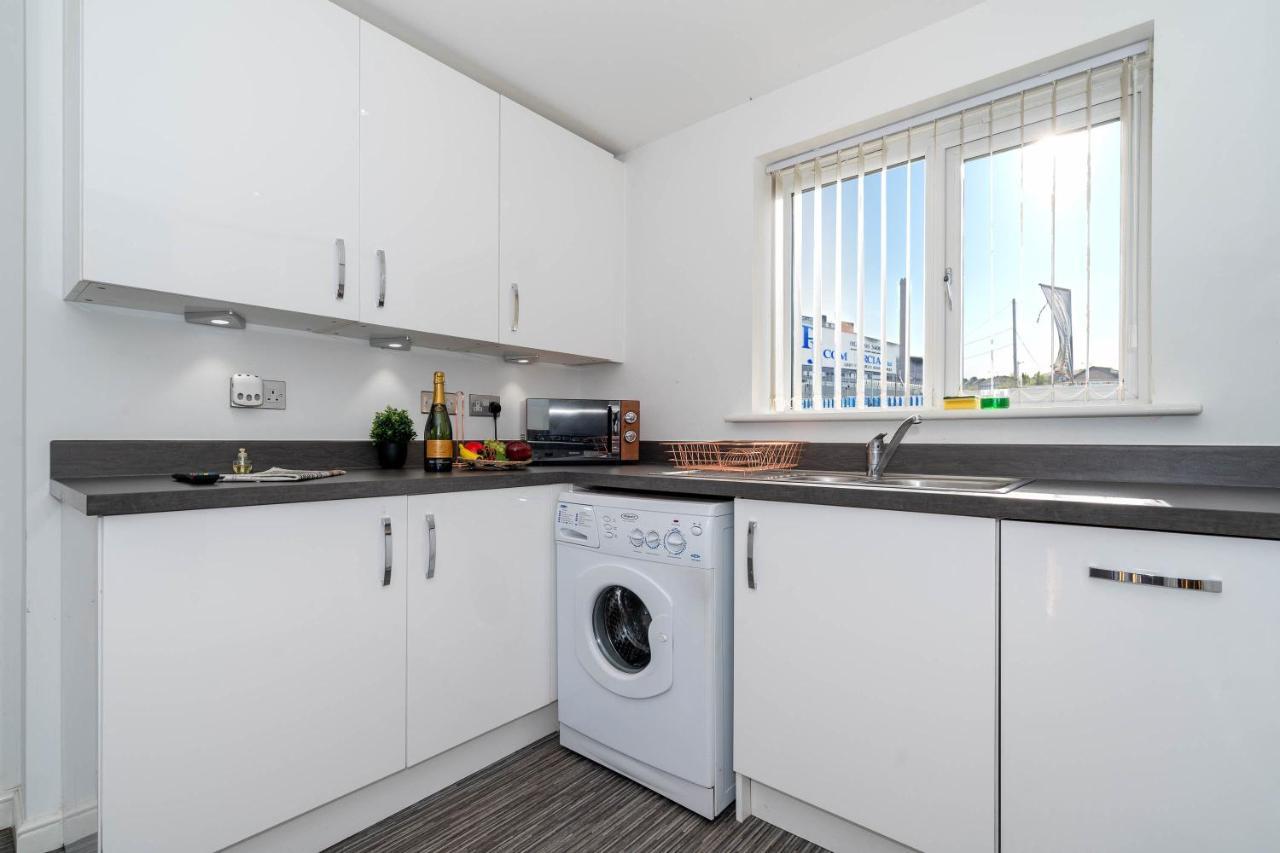 Haus 3 Bedroom House L 6 Guests L Off-street Parking L Garden L Rated L Detatched
